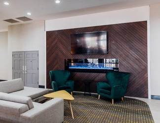 Lobby 2 Holiday Inn & Suites PHOENIX-MESA/CHANDLER, an IHG Hotel