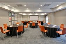 Functional Hall Holiday Inn Express & Suites IRVING CONV CTR - LAS COLINAS by IHG, an IHG Hotel