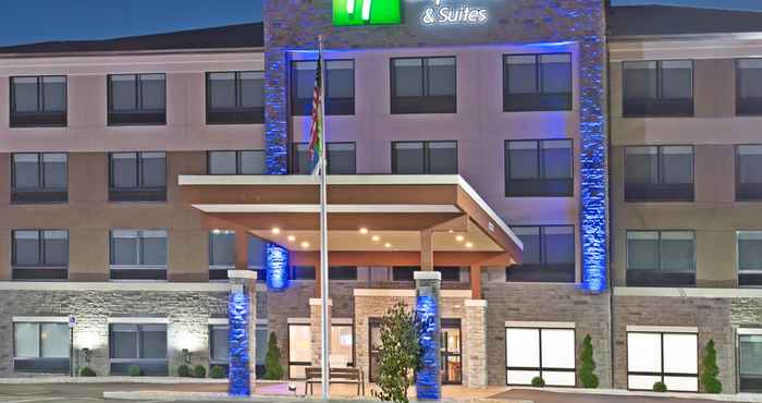 ภายนอกอาคาร Holiday Inn Express & Suites UNIONTOWN, an IHG Hotel