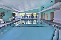 Swimming Pool Holiday Inn Express MACKINAW CITY, an IHG Hotel