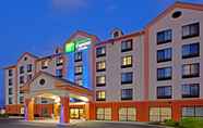Exterior 5 Holiday Inn Express & Suites MEADOWLANDS AREA, an IHG Hotel