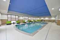 Swimming Pool Holiday Inn Express & Suites FORREST CITY, an IHG Hotel