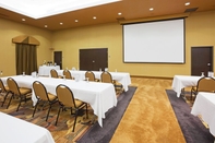 Functional Hall Holiday Inn Express & Suites SIOUX FALLS-BRANDON, an IHG Hotel