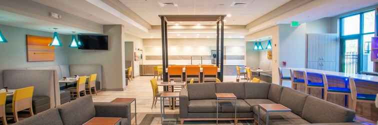 Lobi Holiday Inn PENSACOLA - UNIVERSITY AREA, an IHG Hotel