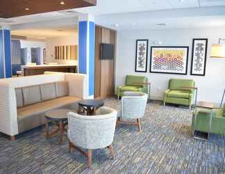 Lobi 2 Holiday Inn Express & Suites BOSTON SOUTH - RANDOLPH, an IHG Hotel