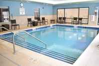 Swimming Pool Holiday Inn Express & Suites BOSTON SOUTH - RANDOLPH, an IHG Hotel