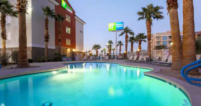 Kolam Renang Holiday Inn Express LAS VEGAS - STADIUM AREA, an IHG Hotel