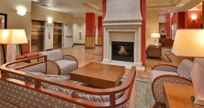 Lobby Holiday Inn & Suites BAKERSFIELD, an IHG Hotel