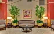 Lobby 5 Holiday Inn & Suites BAKERSFIELD, an IHG Hotel