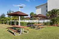 พื้นที่สาธารณะ Holiday Inn Express & Suites FORT PIERCE WEST, an IHG Hotel