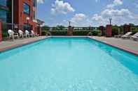 Swimming Pool Holiday Inn Express & Suites OLIVE BRANCH, an IHG Hotel
