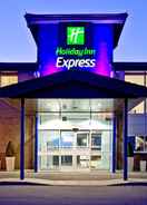 Hotel Exterior Dawn Holiday Inn Express SHREWSBURY, an IHG Hotel