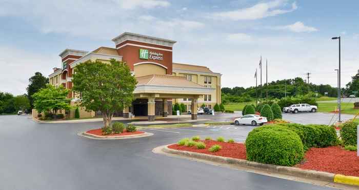 Exterior Holiday Inn Express BURLINGTON, an IHG Hotel