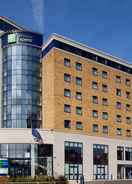 Hotel Exterior Holiday Inn Express LONDON - NEWBURY PARK, an IHG Hotel