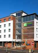 Hotel Exterior Day Holiday Inn Express Harlow, an IHG Hotel