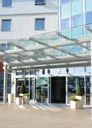 Hotel Exterior Holiday Inn Express Leigh - Sports Village, an IHG Hotel