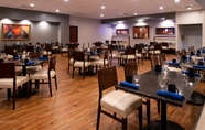 Restaurant 4 Holiday Inn & Suites BEAUMONT-PLAZA (I-10 & WALDEN), an IHG Hotel