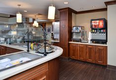 Restaurant 5 Staybridge Suites ROCHESTER - COMMERCE DR NW by IHG, an IHG Hotel