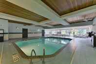 Swimming Pool Holiday Inn Express ST PAUL S - INVER GROVE HGTS, an IHG Hotel