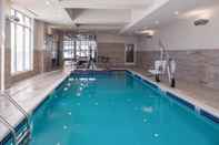 Kolam Renang Holiday Inn DETROIT NORTHWEST - LIVONIA, an IHG Hotel