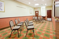 ห้องประชุม Holiday Inn Express & Suites QUAKERTOWN, an IHG Hotel