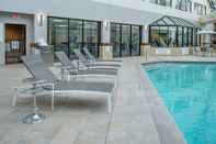 Swimming Pool Crowne Plaza ST. LOUIS AIRPORT, an IHG Hotel