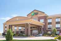 ภายนอกอาคาร Holiday Inn Express & Suites PAULS VALLEY, an IHG Hotel