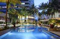 Swimming Pool InterContinental Hotels KUALA LUMPUR, an IHG Hotel