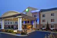 Exterior Holiday Inn Express & Suites HIGH POINT SOUTH, an IHG Hotel