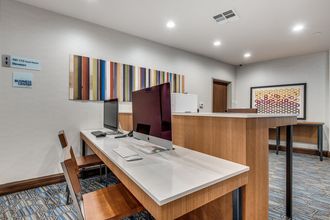 ロビー 4 Holiday Inn Express & Suites DALLAS NORTH - ADDISON by IHG, an IHG Hotel