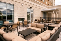 Common Space Holiday Inn & Suites FARMINGTON HILLS - DETROIT NW, an IHG Hotel