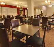Restaurant 6 Holiday Inn Express LOS ANGELES - LAX AIRPORT, an IHG Hotel