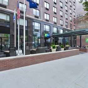 Comfortable entrance and patio to welcome our guests 1 Holiday Inn Express MANHATTAN MIDTOWN WEST by IHG, an IHG Hotel, Hotel Bandaraya New York