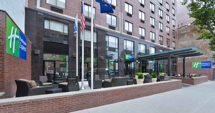 ภายนอกอาคาร Holiday Inn Express MANHATTAN MIDTOWN WEST, an IHG Hotel