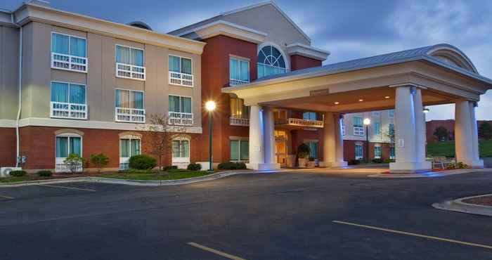 Exterior Holiday Inn Express & Suites GRAND RAPIDS-NORTH, an IHG Hotel