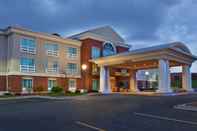 Exterior Holiday Inn Express & Suites GRAND RAPIDS-NORTH, an IHG Hotel