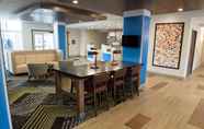 Lobi 6 Holiday Inn Express & Suites FORT WAYNE NORTH, an IHG Hotel