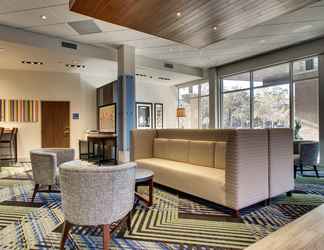 Lobi 2 Holiday Inn Express & Suites SUMMERVILLE, an IHG Hotel