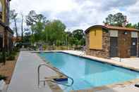 สระว่ายน้ำ Holiday Inn Express & Suites PERRY-NATIONAL FAIRGROUND AREA, an IHG Hotel