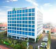 Exterior 7 Holiday Inn Express JAKARTA MATRAMAN, an IHG Hotel