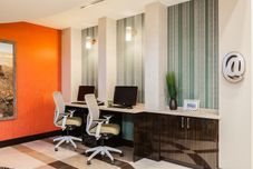 機能ホール Holiday Inn Express & Suites EUREKA by IHG, an IHG Hotel