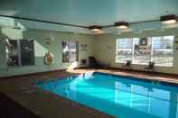 Swimming Pool Holiday Inn Express LA JUNTA, an IHG Hotel