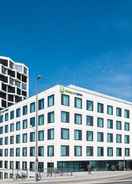 Our hotel less than 10 minutes from Munich City Centre via S-Bahn. Holiday Inn Express MUNICH CITY WEST, an IHG Hotel