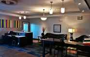 ร้านอาหาร 4 Holiday Inn Express & Suites MIAMI, an IHG Hotel