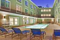 Kolam Renang Holiday Inn Express & Suites SANTA CRUZ, an IHG Hotel