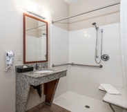 In-room Bathroom 3 Candlewood Suites BURLINGTON