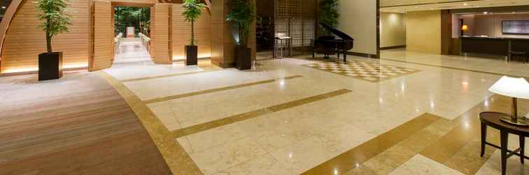 Lobi Crowne Plaza - ANA HIROSHIMA, an IHG Hotel