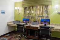 Functional Hall Holiday Inn Express & Suites WYOMISSING, an IHG Hotel