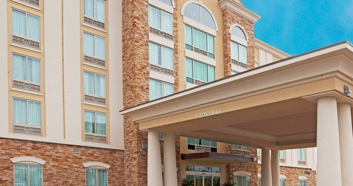 ภายนอกอาคาร Holiday Inn Express & Suites COLUMBUS AT NORTHLAKE, an IHG Hotel