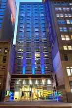 Bangunan 4 Holiday Inn Express MANHATTAN TIMES SQUARE SOUTH, an IHG Hotel